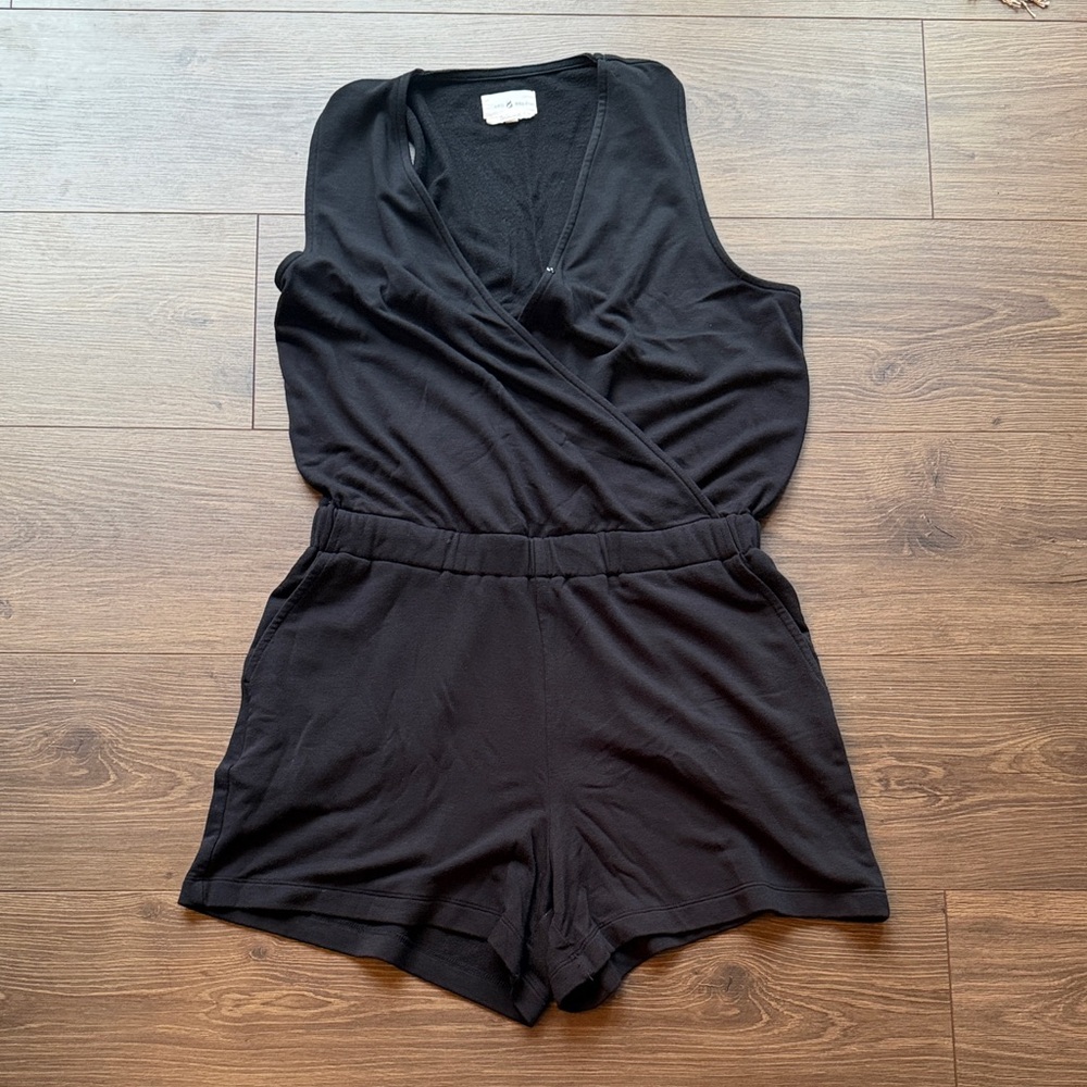 Lou & Grey Black Sleeveless Romper